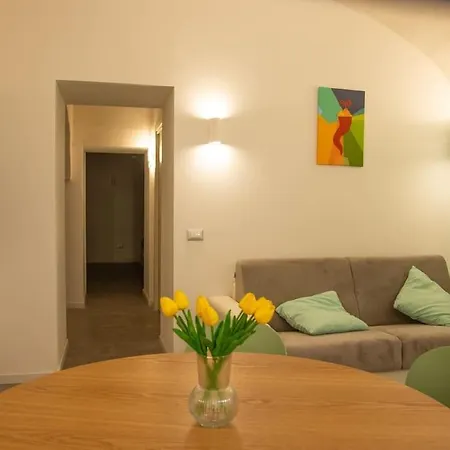 Apartment Intero - Chiaia *