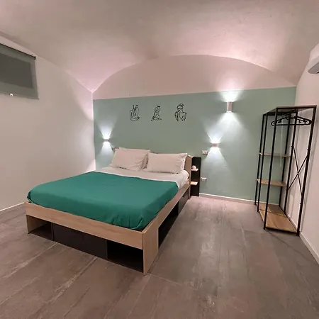 Intero - Chiaia Apartment