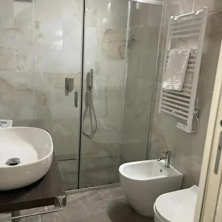 Apartment Intero - Chiaia Naples
