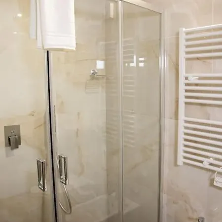 Intero - Chiaia Apartment